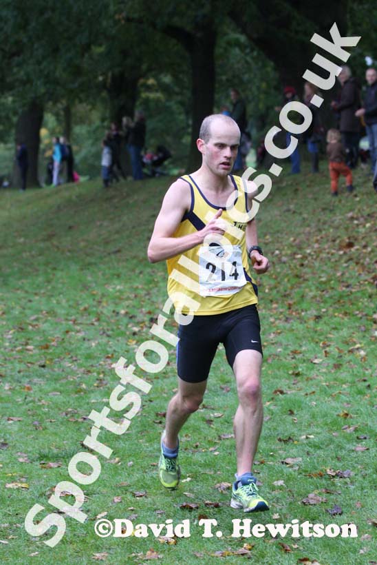 Brandan McMillan (Jarrow) winning the Gibside Trail Race, Rowlands Gill. Photo: David T. Hewitson/Sports for All Pics